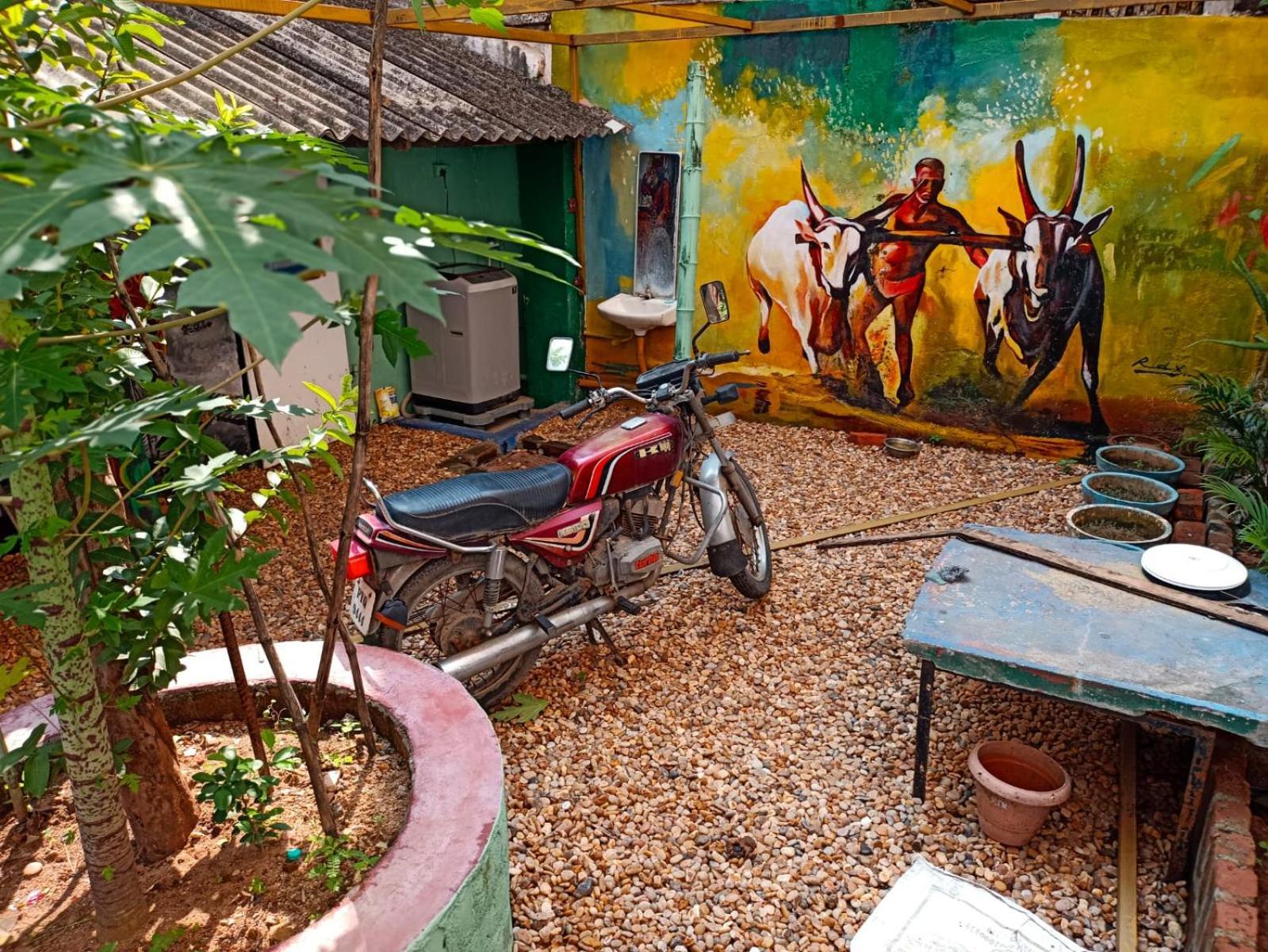 Gurukulam Hostel Pondicherry Bagian luar foto
